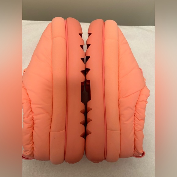 UGG Maxi Puffer Clog- Women’s Size 6 - Picture 8 of 12